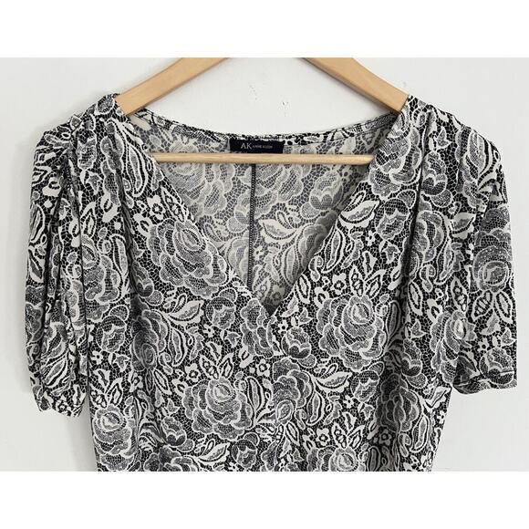 Anne Klein Blouse Top XL Gathered Sleeve Floral Black White Polyester Spandex - Picture 2 of 9